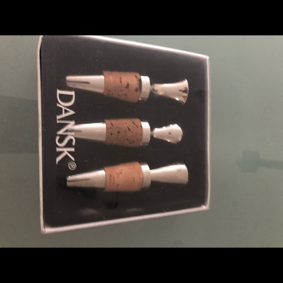 ‼️SOLD ‼️Wine/champagne stoppers - Picture 2 of 4